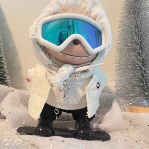 5pc Winter Snowboarding Figurine with Goggles outfit only